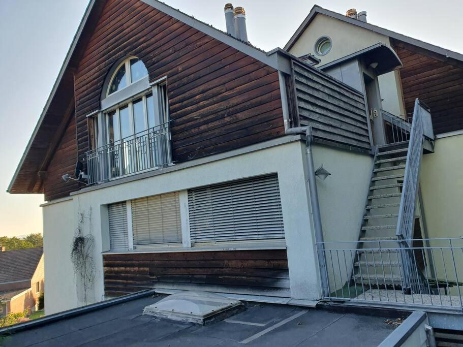 Dachwohnung In Flughafennaehe Appartamento Kloten