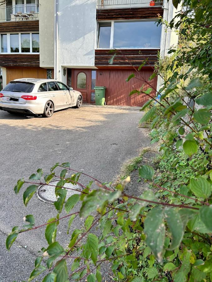 Dachwohnung In Flughafennaehe Appartamento