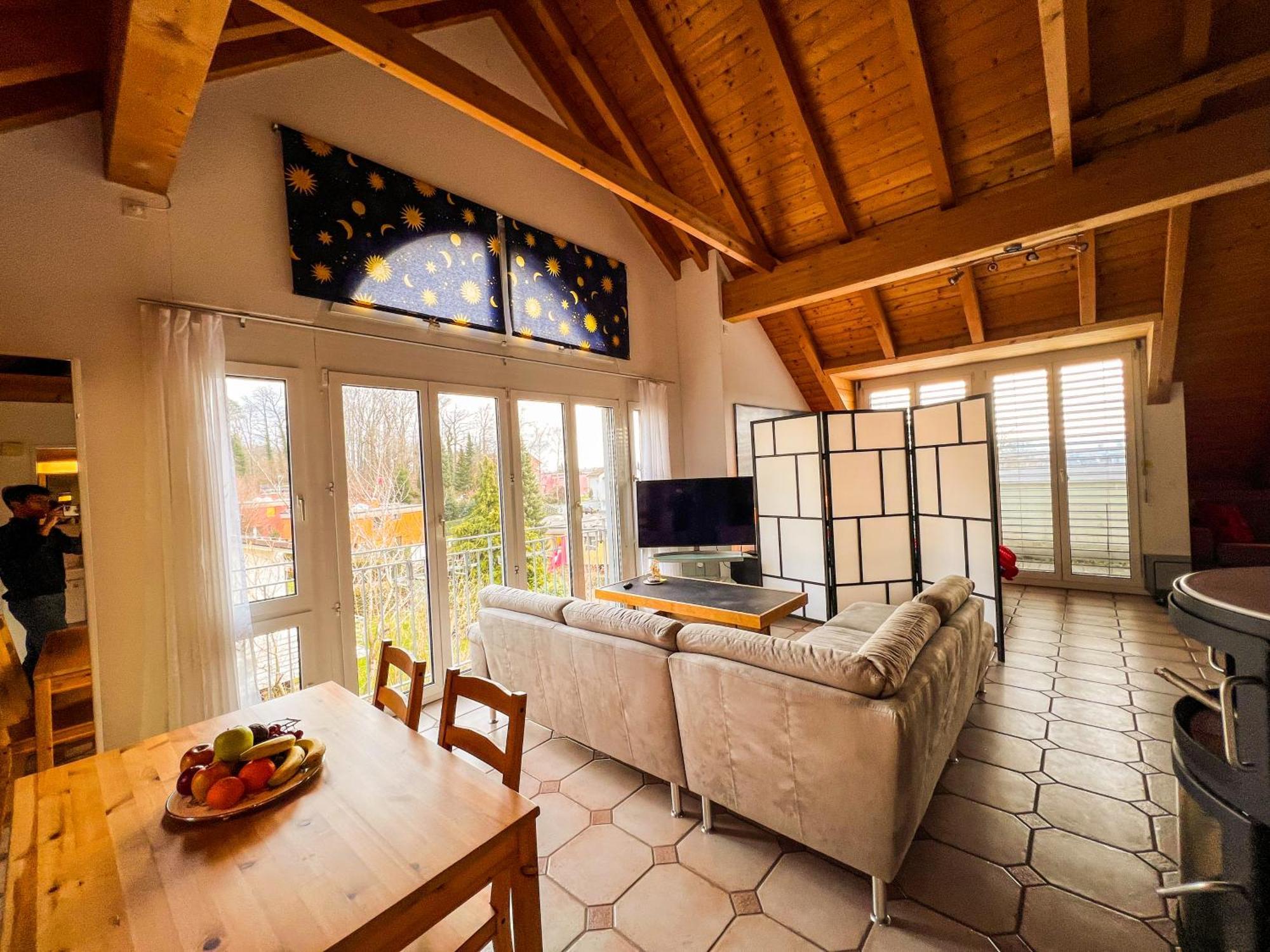 Dachwohnung In Flughafennaehe Appartamento
